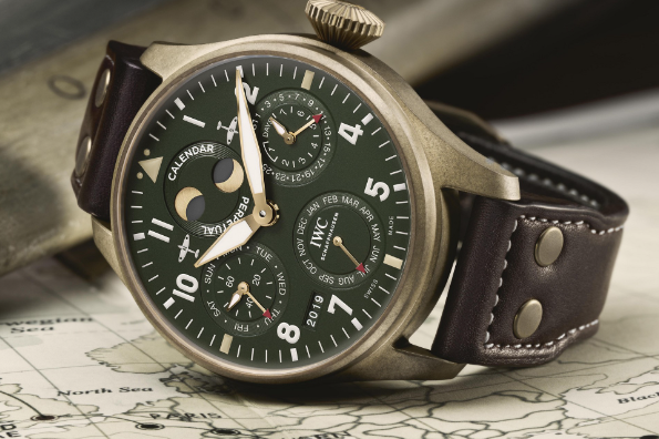 <b>如何給萬國手表表殼翻新？（萬國手表翻新方法）</b>